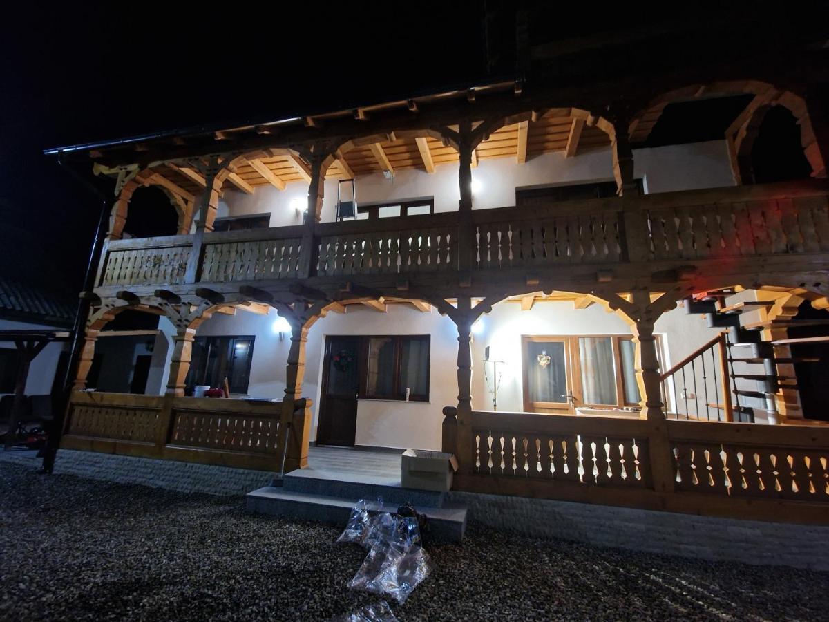 La Mona Apartment Bîrsana Exterior foto